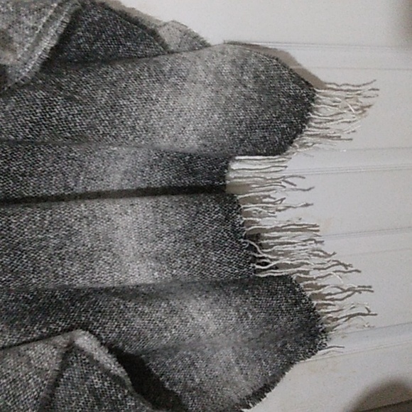 Alexis Bendle womans wrap one sz fits all - Picture 6 of 9